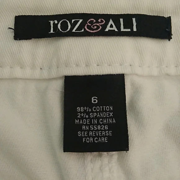 ROZ & ALI BUTTON FRONT, KNEE LENGTH, STRETCH DENIM SKIRT - Picture 5 of 9